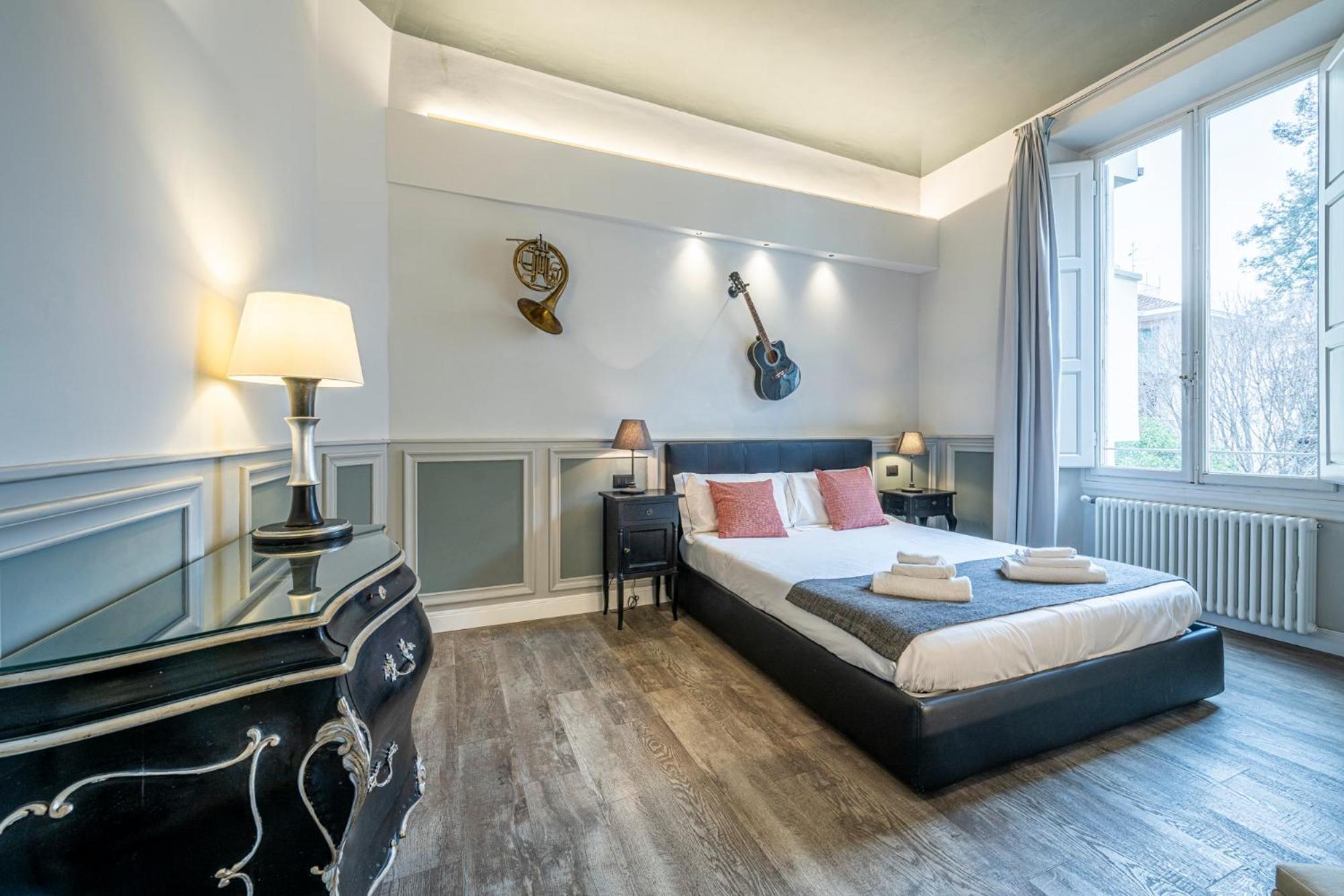 Cherubini Palace Thematic Apartment ฟลอเรนซ์ ภายนอก รูปภาพ