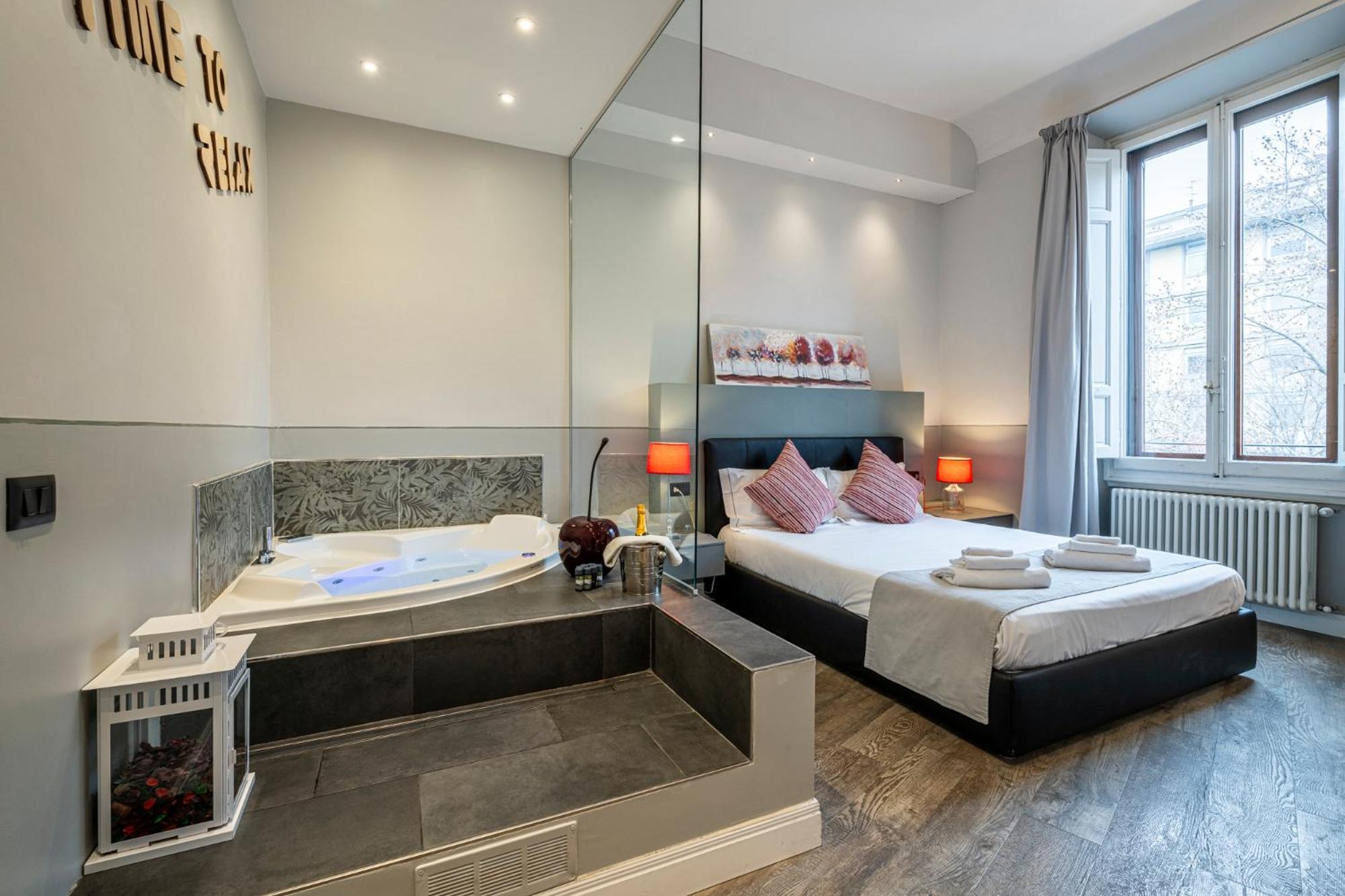 Cherubini Palace Thematic Apartment ฟลอเรนซ์ ภายนอก รูปภาพ