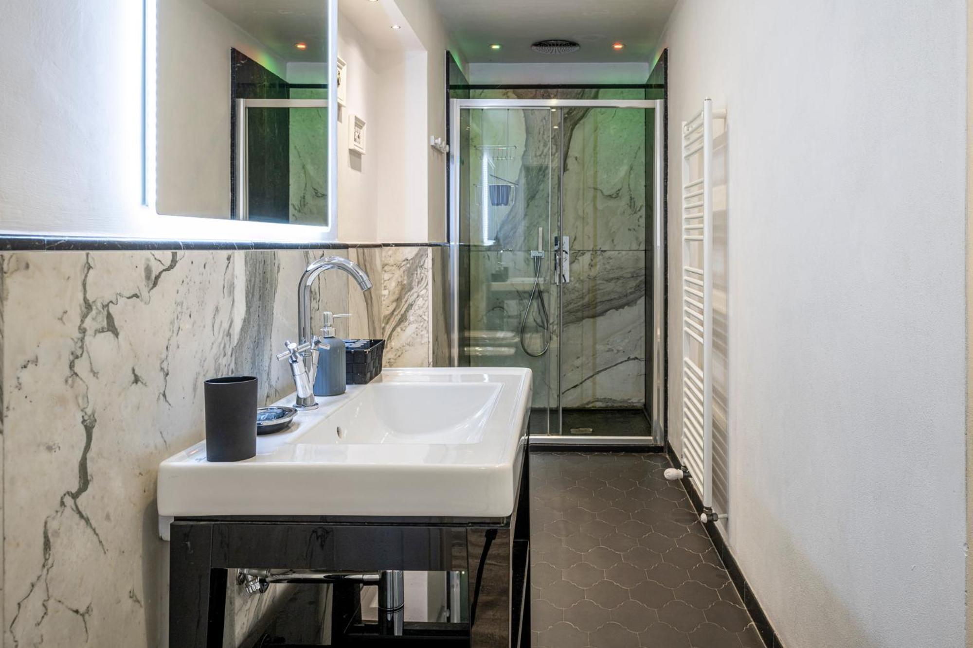 Cherubini Palace Thematic Apartment ฟลอเรนซ์ ภายนอก รูปภาพ