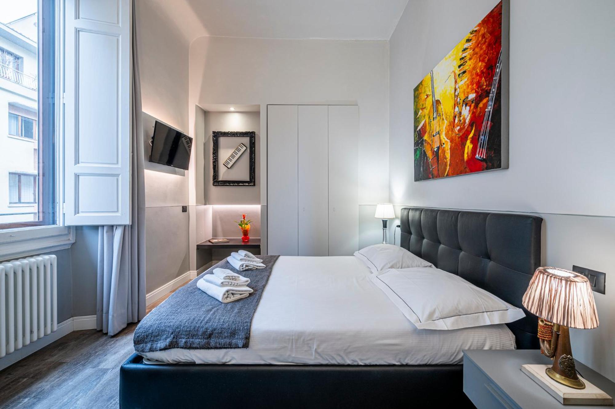 Cherubini Palace Thematic Apartment ฟลอเรนซ์ ภายนอก รูปภาพ
