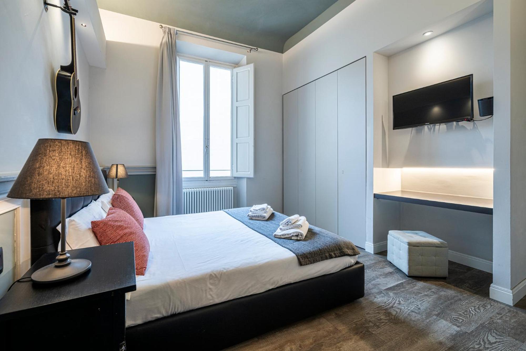 Cherubini Palace Thematic Apartment ฟลอเรนซ์ ภายนอก รูปภาพ