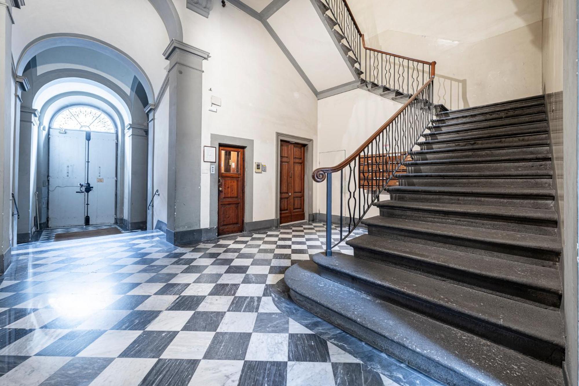 Cherubini Palace Thematic Apartment ฟลอเรนซ์ ภายนอก รูปภาพ