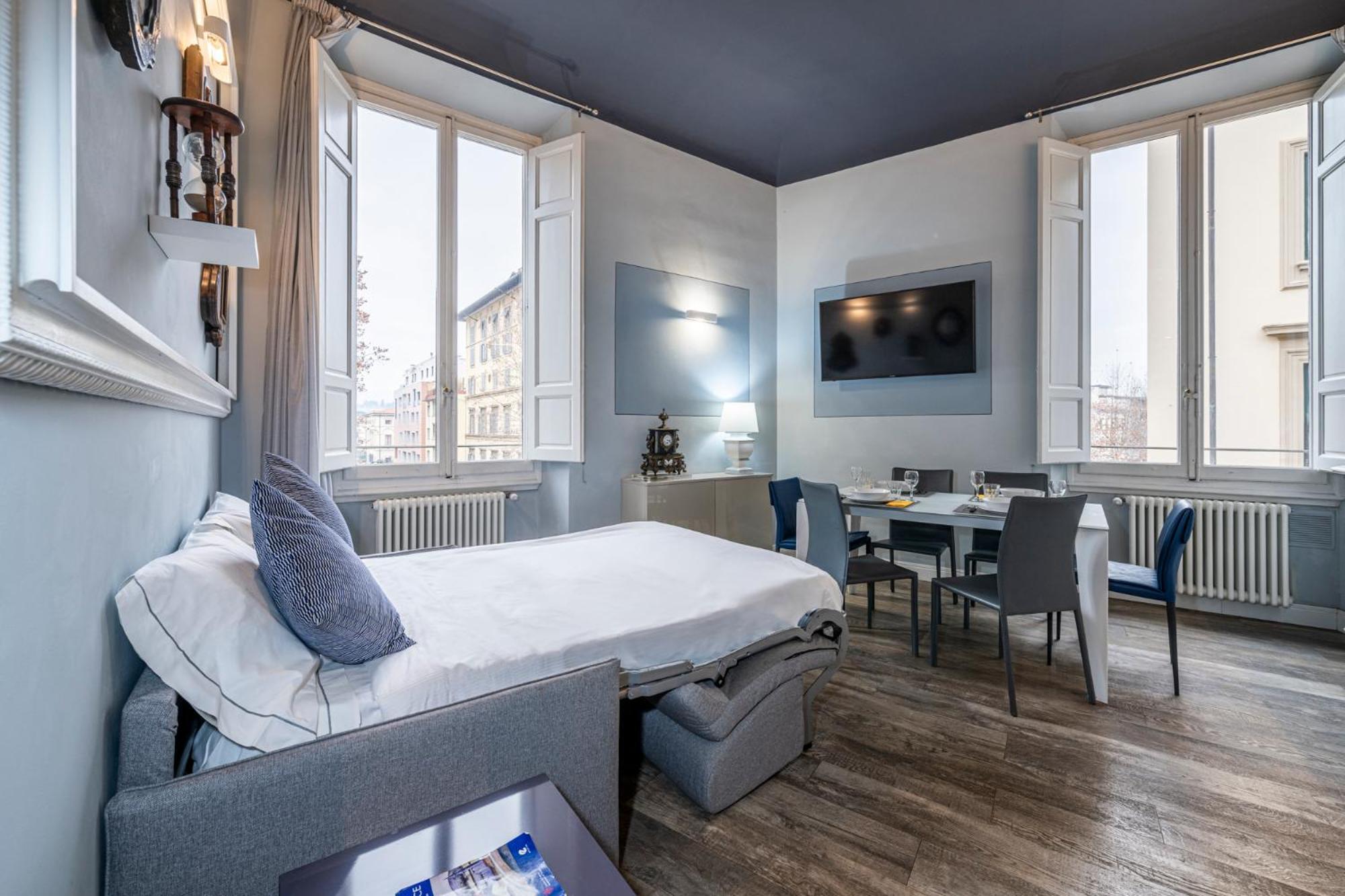 Cherubini Palace Thematic Apartment ฟลอเรนซ์ ภายนอก รูปภาพ