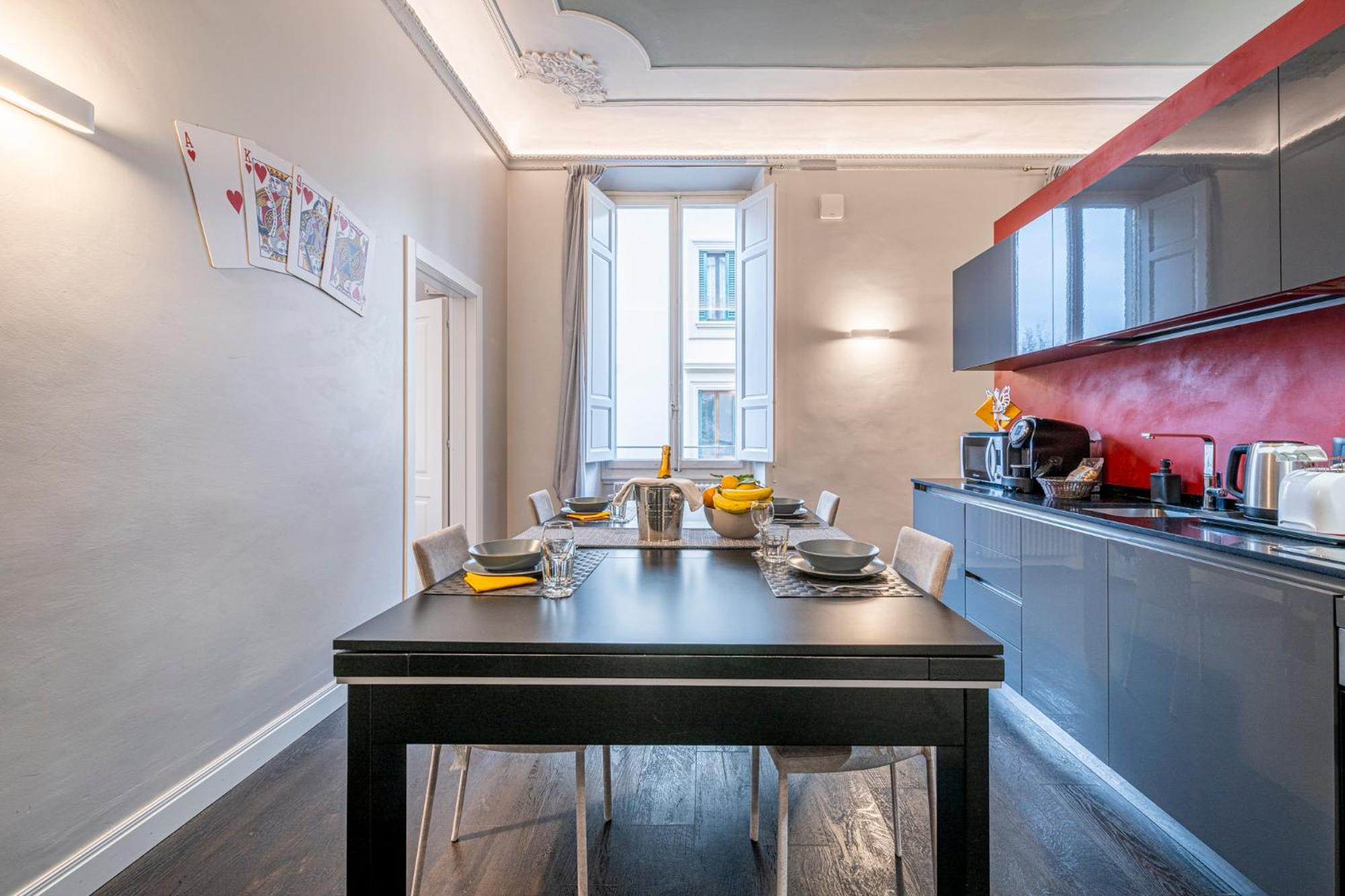Cherubini Palace Thematic Apartment ฟลอเรนซ์ ภายนอก รูปภาพ