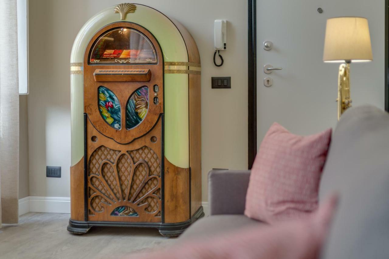Cherubini Palace Thematic Apartment ฟลอเรนซ์ ภายนอก รูปภาพ