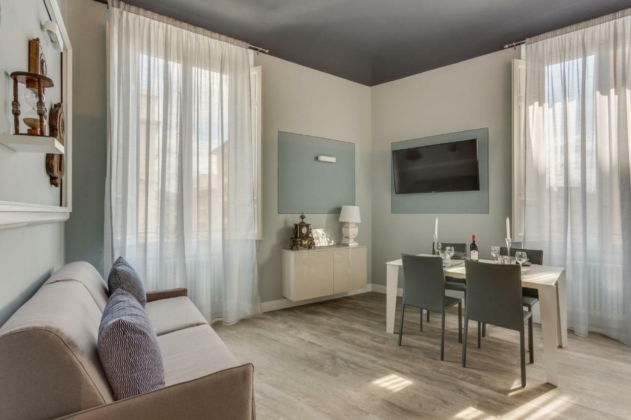 Cherubini Palace Thematic Apartment ฟลอเรนซ์ ภายนอก รูปภาพ