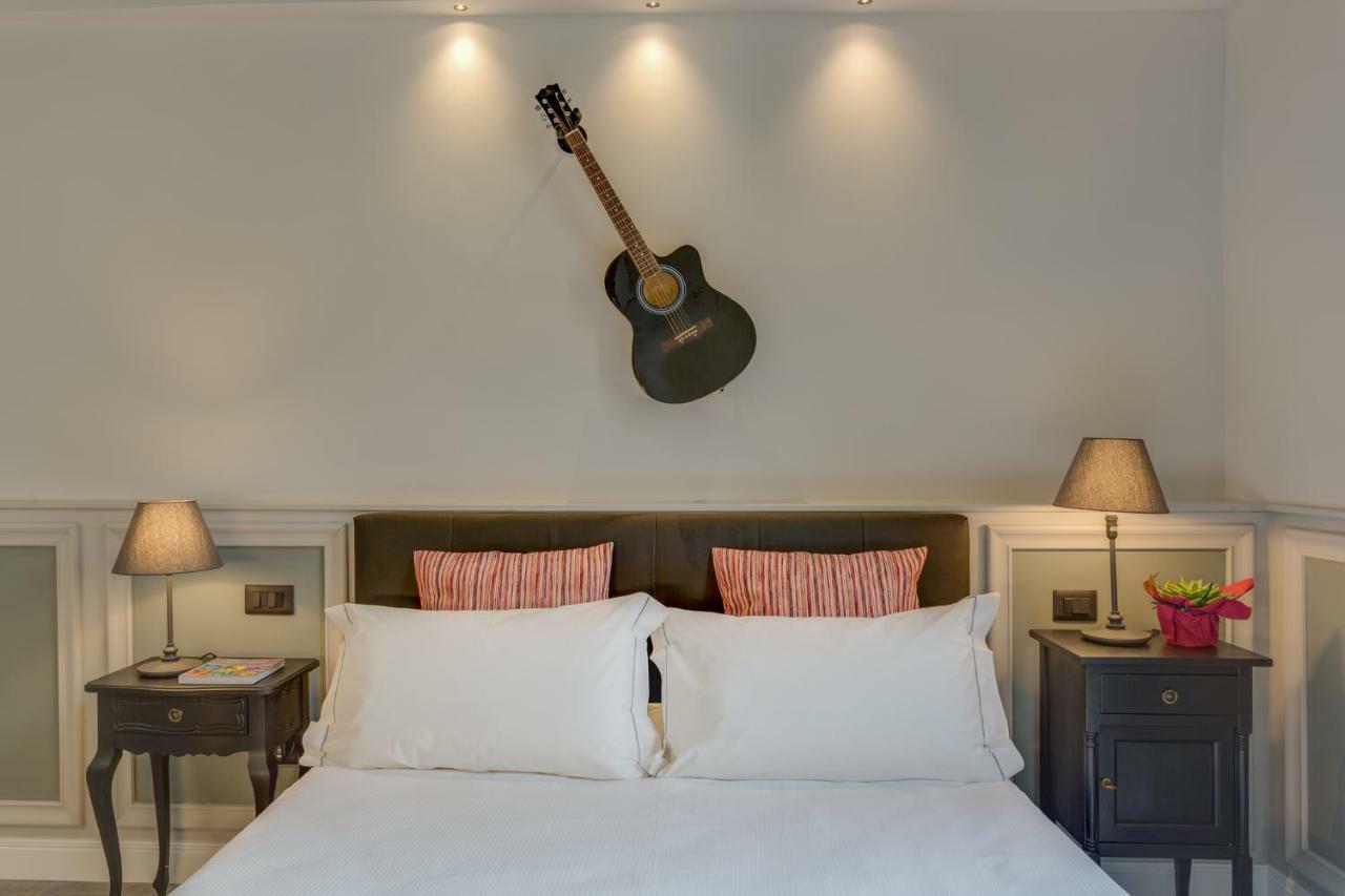 Cherubini Palace Thematic Apartment ฟลอเรนซ์ ภายนอก รูปภาพ